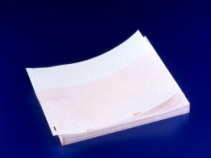 M2206A - Red grid anti-fade paper for PageWriter PTP brand thermal, z-fold, 206mm, 8/CA